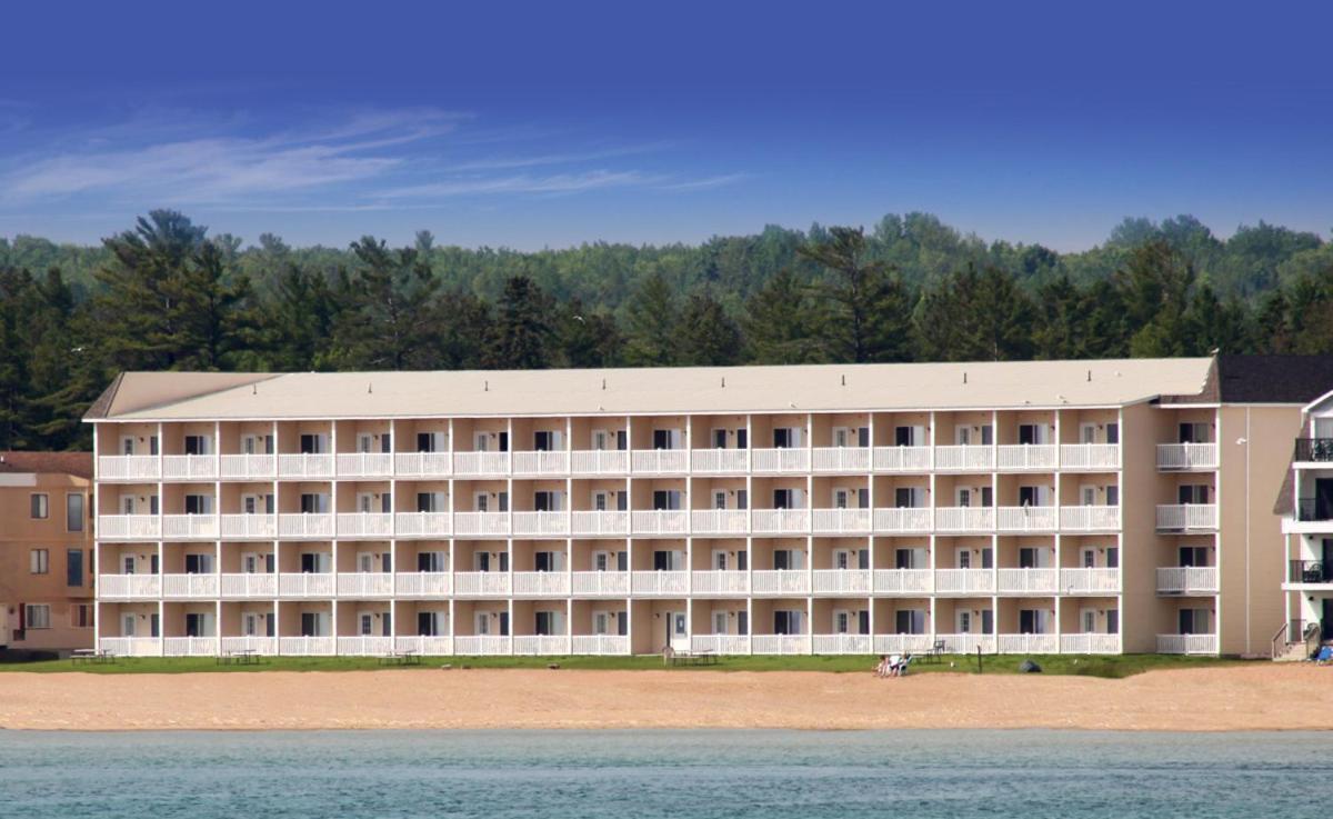 Mackinaw Beach And Bay Inn & Suites Mackinaw City Kültér fotó