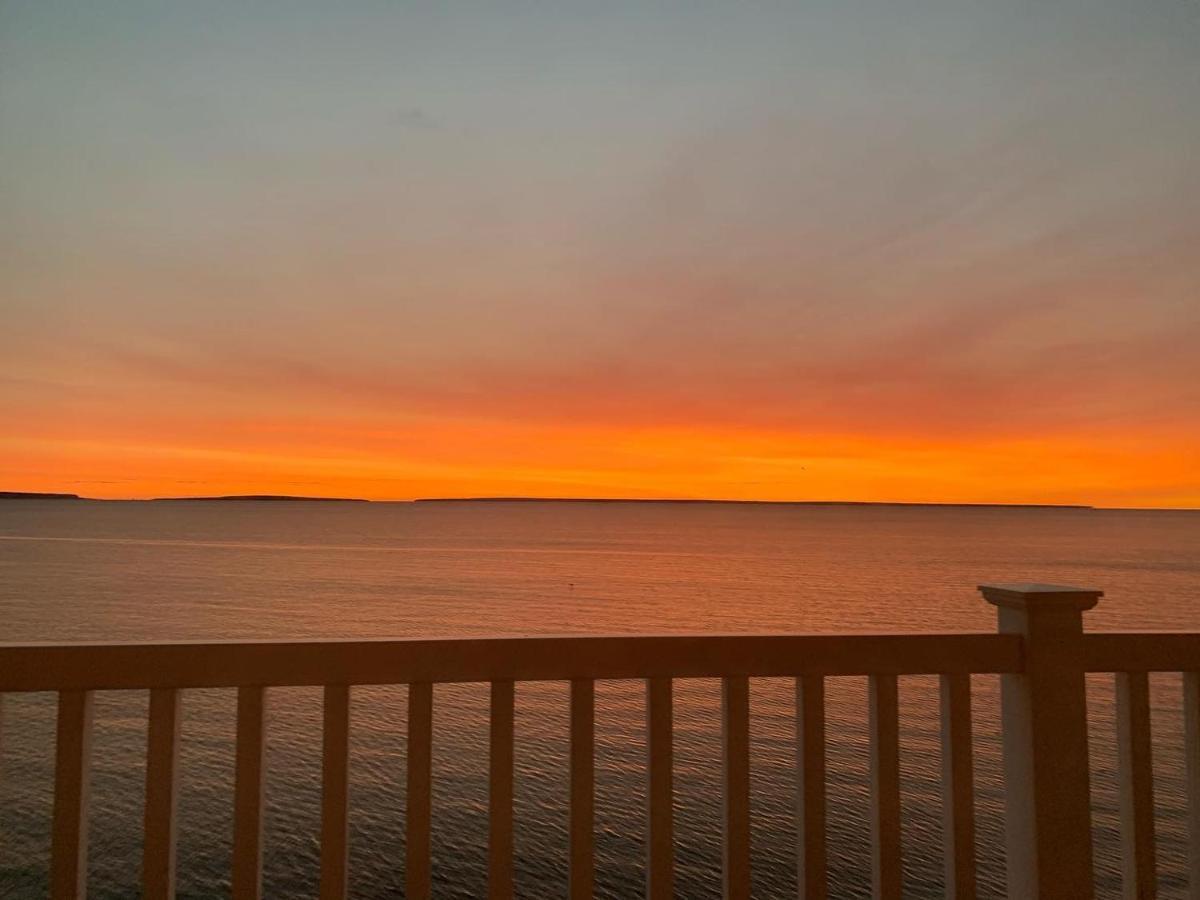 Mackinaw Beach And Bay Inn & Suites Mackinaw City Kültér fotó