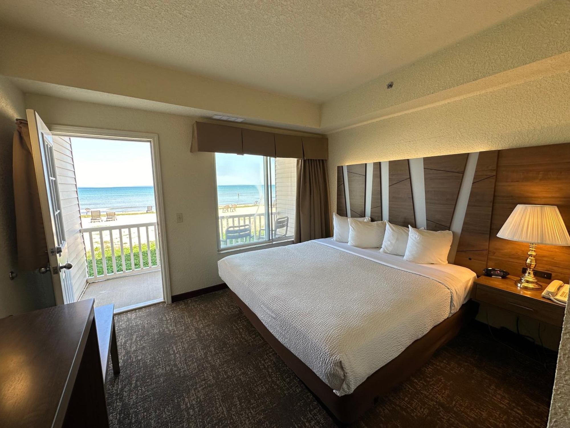 Mackinaw Beach And Bay Inn & Suites Mackinaw City Kültér fotó