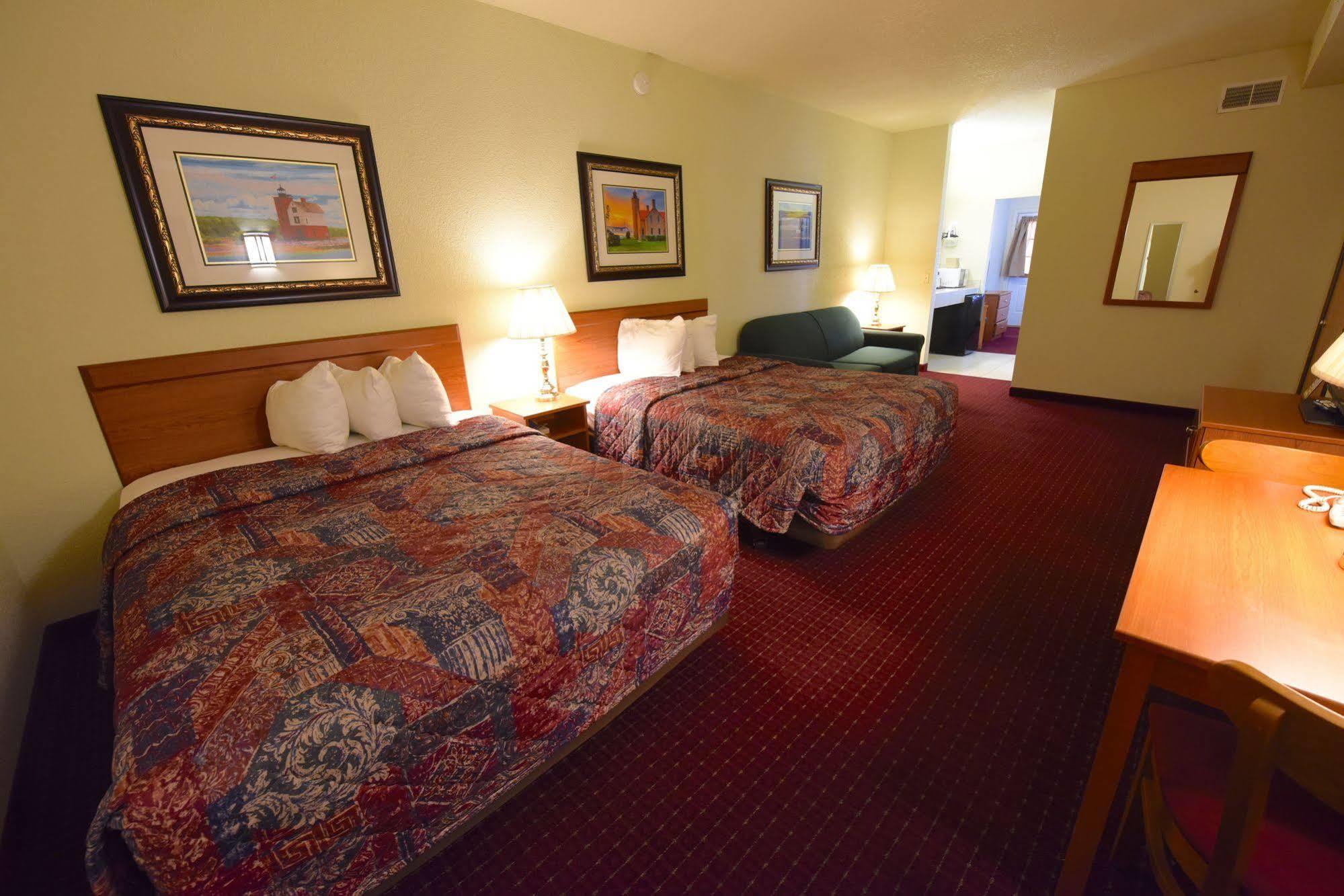Mackinaw Beach And Bay Inn & Suites Mackinaw City Kültér fotó