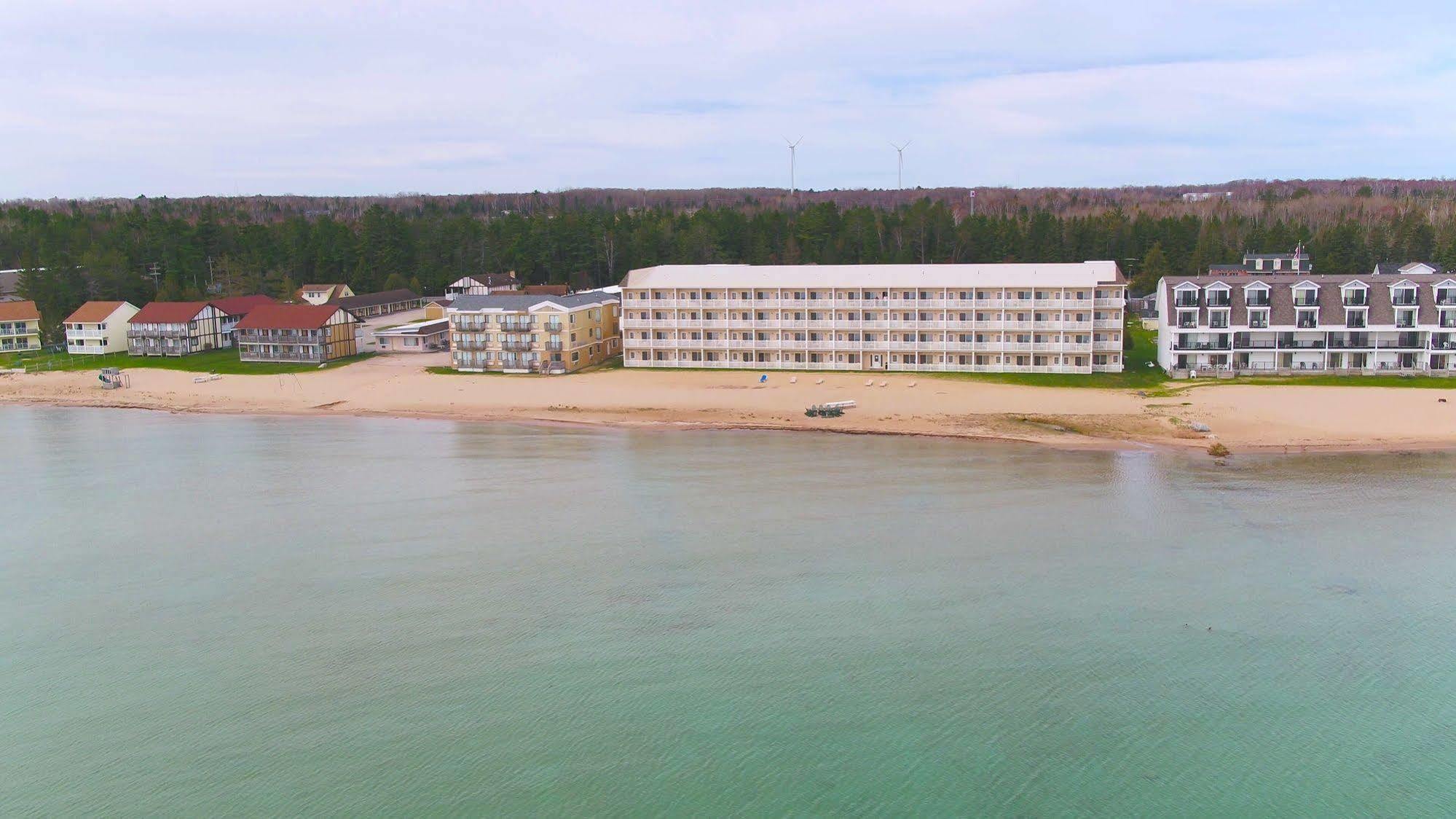 Mackinaw Beach And Bay Inn & Suites Mackinaw City Kültér fotó