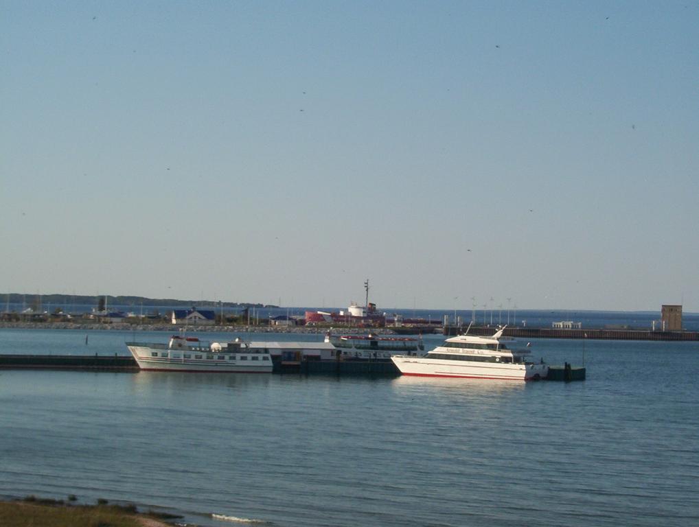 Mackinaw Beach And Bay Inn & Suites Mackinaw City Kültér fotó